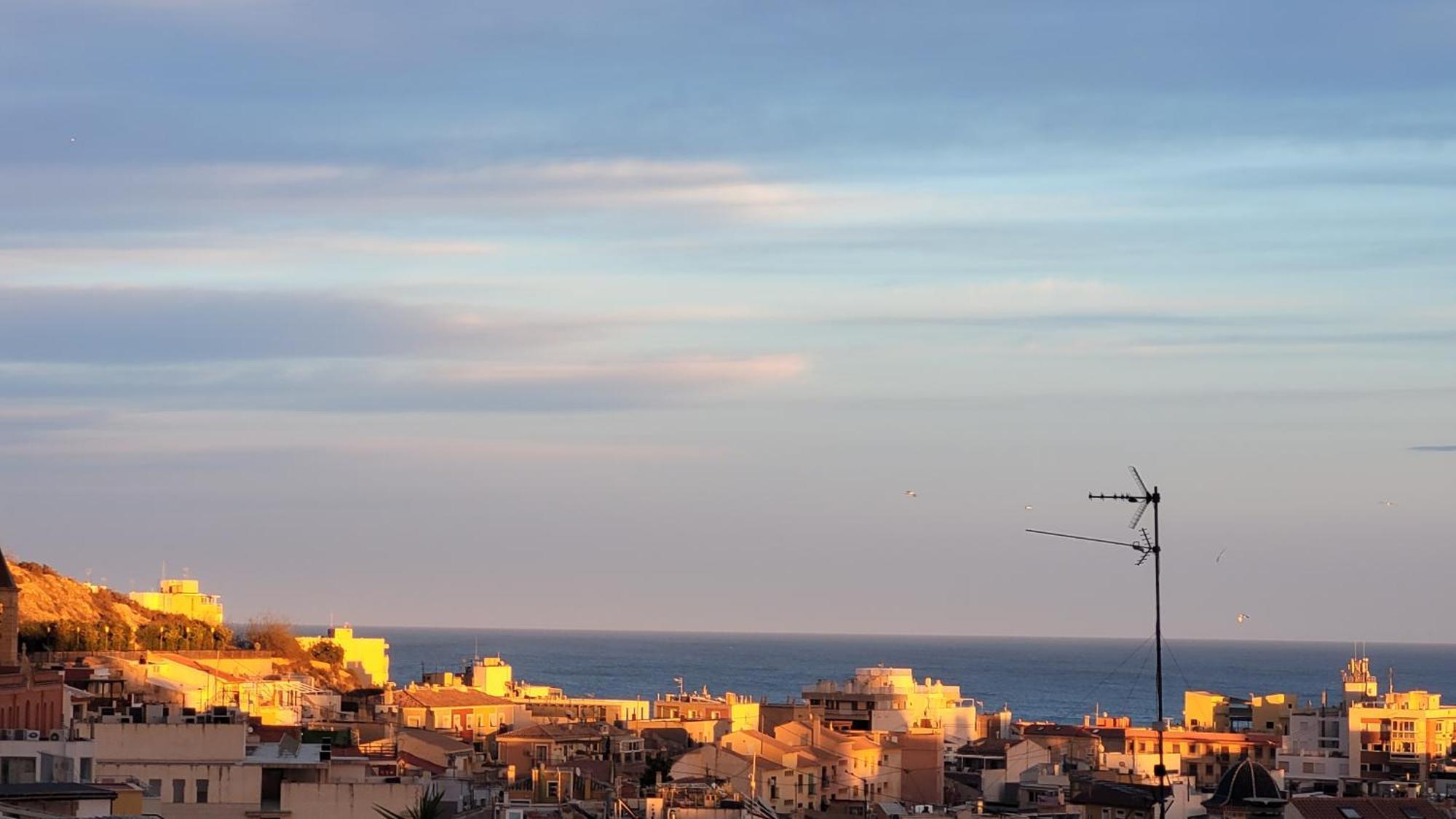 Corazon De Alicante Con Vistas Al Mar Y Al Castillo Dış mekan fotoğraf